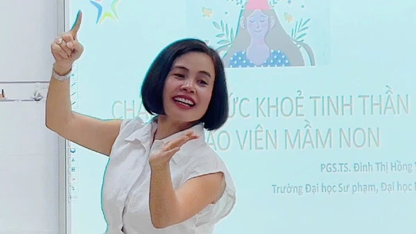 Phó Giáo sư, Tiến sĩ Đinh Thị Hồng Vân, Giảng viên khoa Tâm lý giáo dục, Trường đại học Sư phạm Huế.