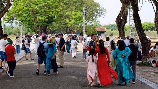 Sở Du lịch Huế kích hoạt hotline 0234.3828288 hỗ trợ du khách tìm phòng, homestay.