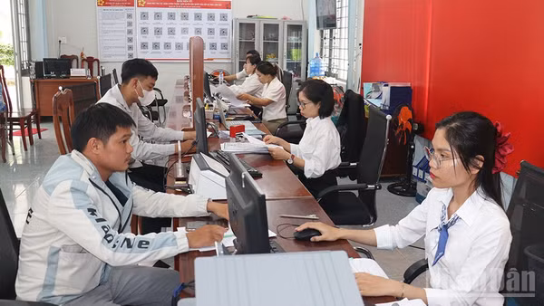 Tỉnh ủy Quảng Ngãi yêu cầu kịp thời phát hiện, chấn chỉnh và xử lý nghiêm các trường hợp thiếu trách nhiệm trong thực thi công vụ, gây khó khăn cho người dân và doanh nghiệp.