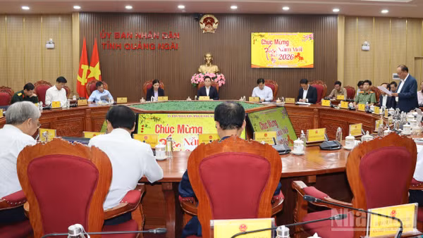 Quang cảnh cuộc họp.