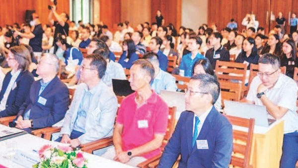 Các đại biểu tham dự Hội nghị quốc tế sinh học 2025. (Ảnh ĐẠT TÙNG)