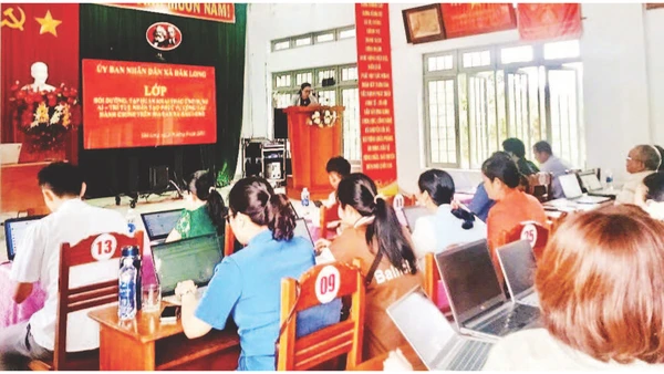 Học viên thực hành khai thác các công cụ AI tại lớp tập huấn.
