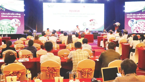 Tọa đàm tìm giải pháp phát triển chuỗi liên kết sản xuất và tiêu thụ chanh leo bền vững do Trung tâm Khuyến nông quốc gia tổ chức tại phường Buôn Ma Thuột, tỉnh Đắk Lắk.