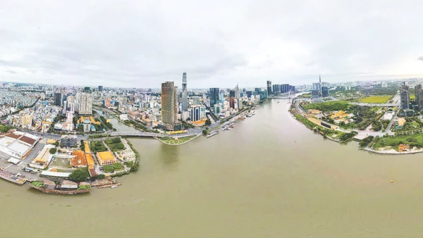 Một góc trung tâm Thành phố Hồ Chí Minh. (Ảnh THẾ VŨ)