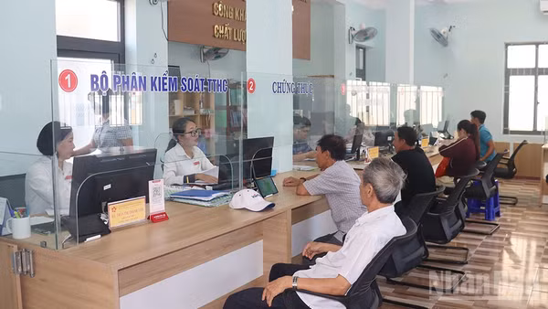 Theo Ủy ban nhân dân tỉnh Quảng Ngãi, mức độ hài lòng của người dân, doanh nghiệp là một trong những tiêu chí quan trọng đánh giá chất lượng phục vụ của đội ngũ cán bộ, công chức, viên chức.