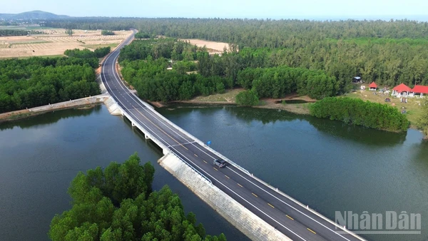 Đột phá xây dựng kết cấu hạ tầng đồng bộ, hiện đại giai đoạn 2026-2030 là nhiệm vụ trọng tâm của ngành xây dựng tỉnh Quảng Ngãi trong năm 2026.