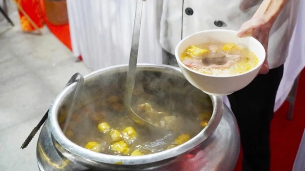 Chuyên trang ẩm thực Taste Atlas công bố danh sách 100 thành phố có đồ ăn ngon nhất thế giới năm 2025, trong đó Huế.