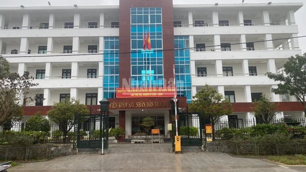 Nguyên Phó Viện trưởng cùng nhân viên của Viện Kiểm sát nhân dân thành phố Huế bị khởi tố vì nhận hối lộ.