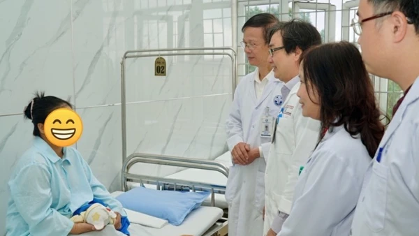 Mẹ con chị V đã được ra viện chiều 11/11. 