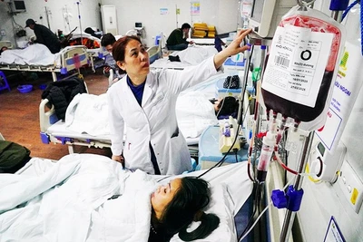 Mở rộng quyền lợi BHYT là "phao cứu sinh" cho bệnh nhân nghèo. 