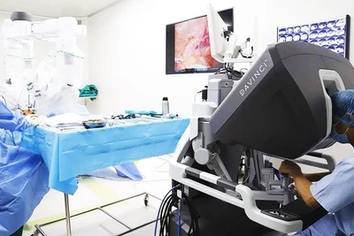 Từ ngày 1/7/2025, người khám, chữa bệnh sử dụng dịch vụ theo yêu cầu vẫn được quỹ BHYT thanh toán phần chênh lệch. Ảnh: SONG ANH