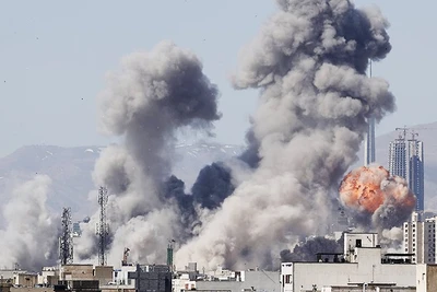 Một mục tiêu ở Iran bị tấn công trong xung đột. Ảnh: IPA