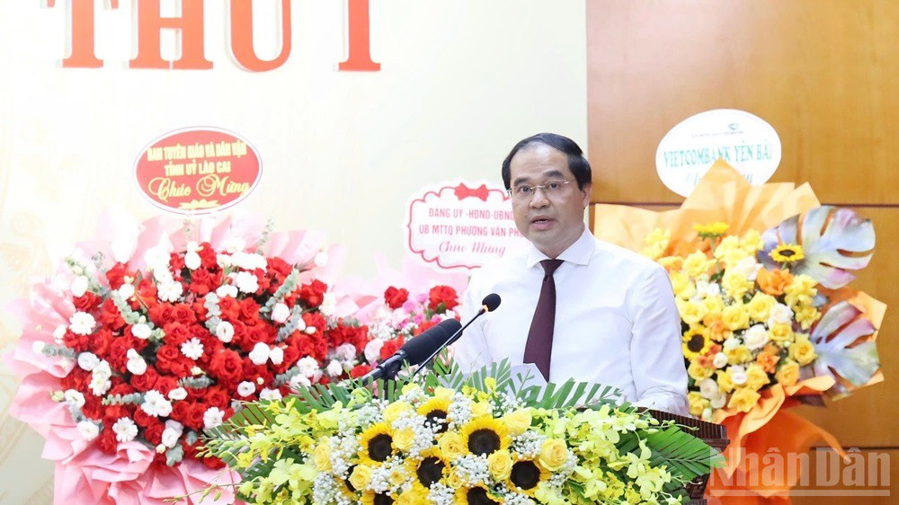 Bí thư Tỉnh ủy Trịnh Xuân Trường phát biểu chỉ đạo đại hội. (Ảnh: THANH SƠN)