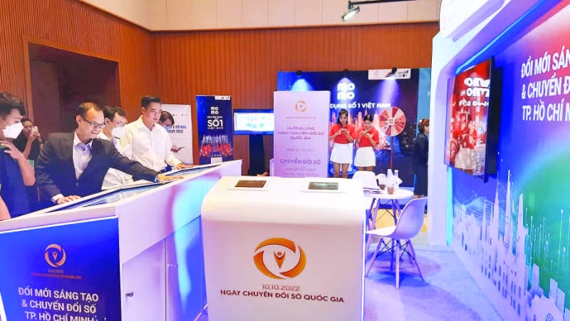 Thành phố Hồ Chí Minh trưng bày các giải pháp chuyển đổi số, kinh tế số.