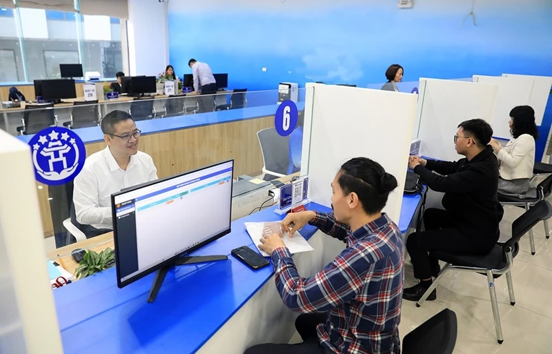 [Video] Hà Nội lập đường dây nóng tiếp nhận phản ánh việc giải quyết thủ tục hành chính