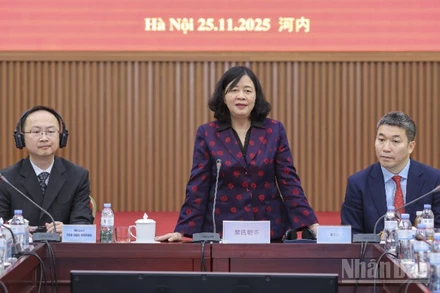 Đồng chí Bùi Thị Minh Hoài phát biểu tại buổi tiếp các đại biểu tham dự Diễn đàn nhân dân Việt -Trung lần thứ 13. (Ảnh: ĐINH HÒA)