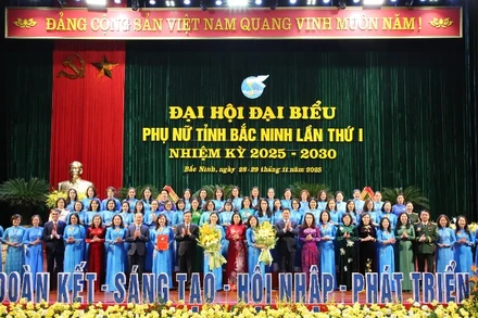 Ban chấp hành Đại hội đại biểu Phụ nữ tỉnh Bắc Ninh lần thứ 1 ra mắt.