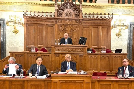 Đại sứ Bùi Lê Thái, Trưởng đoàn Việt Nam đã tham dự các sự kiện và tiến hành các hoạt động của Đoàn trong khuôn khổ Diễn đàn chính trị Á-Âu lần thứ 6. (Ảnh: Đại sứ quán Việt Nam tại Hungary)