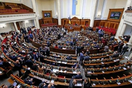 Toàn cảnh một phiên họp Quốc hội Ukraine ở Kiev. (Ảnh tư liệu: AFP/TTXVN)