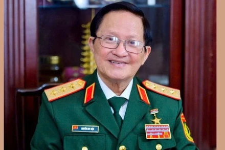 Thượng tướng, Viện sĩ, Anh hùng Lực lượng vũ trang nhân dân Nguyễn Huy Hiệu – nguyên Ủy viên Trung ương Đảng, nguyên Thứ trưởng Quốc phòng.