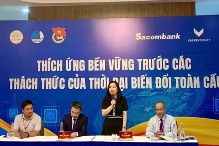 Thứ trưởng Ngoại giao Lê Thị Thu Hằng phát biểu tại buổi gặp mặt. (Ảnh: Ủy ban Nhà nước về người Việt Nam ở nước ngoài)