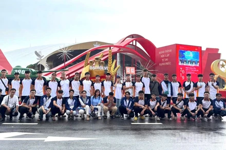 Chương trình tham quan, trải nghiệm Triển lãm 80 năm hành trình Độc lập-Tự do-Hạnh phúc là hoạt động nằm trong khuôn khổ nội dung Tuần sinh hoạt chính trị công dân đầu khóa học cho tân sinh viên khóa 76 Trường đại học Công nghệ Giao thông vận tải (UTT). 