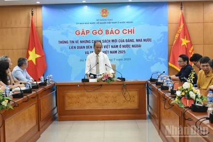 Toàn cảnh buổi gặp gỡ báo chí. (Ảnh: KHÁNH LAN)