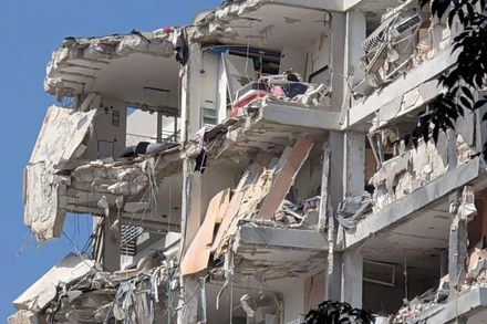 Khu nhà của chị Nguyễn Thị Thúy ở thành phố Ramat Gan bị tàn phá nặng nề do ảnh hưởng của các cuộc không kích. (Ảnh do nhân vật cung cấp)