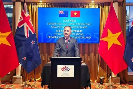 Đại sứ Việt Nam tại New Zealand Phan Minh Giang phát biểu tại lễ kỷ niệm. (Ảnh: Đại sứ quán Việt Nam tại New Zealand)