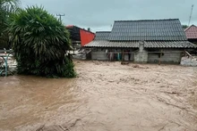 Nhiều địa phương ở miền bắc và miền trung của Lào đang ngập lụt do mưa lớn kéo dài. Ảnh: Vientiane Times
