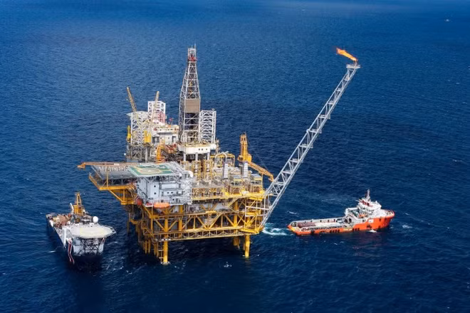 Giàn khai thác dầu khí trên biển của Petrovietnam.