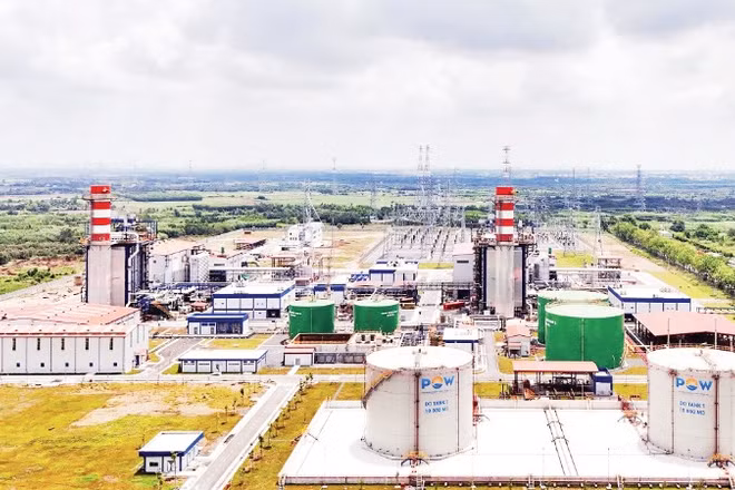 Nhà máy lọc dầu Dung Quất luôn vận hành ở công suất cao nhằm bảo đảm sản xuất, cung ứng sản phẩm xăng dầu ra thị trường.
