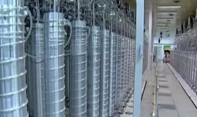 Bên trong cơ sở hạt nhân Natanz của Iran. (Ảnh: IRNA/TTXVN)
