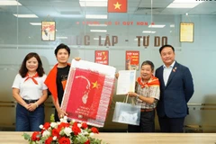 Chân dung Bác Hồ do Nghệ nhân nhân dân Nguyễn Văn Trung thực hiện.