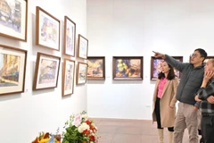 Một góc không gian triển lãm "Chuyện màu nước - Vietnam Watercolor Artists".