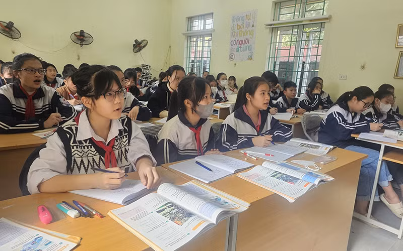 Tiết học tiếng Anh tại Trường THCS Tam Hồng, huyện Yên Lạc, tỉnh Vĩnh Phúc.