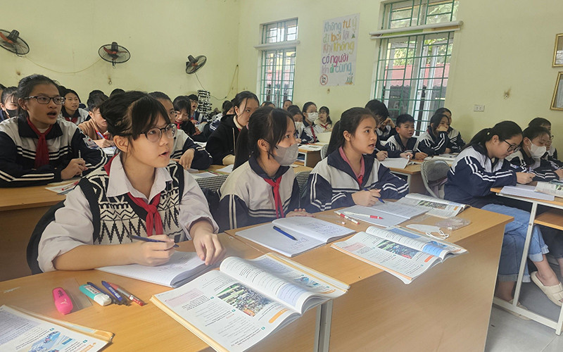 Tiết học tiếng Anh tại Trường THCS Tam Hồng, huyện Yên Lạc, tỉnh Vĩnh Phúc.