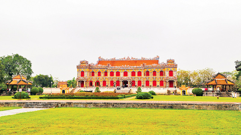 Phục dựng điện Kiến Trung