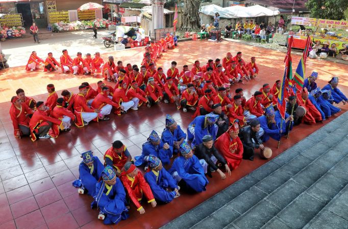 Chữ Thiên tại lễ kéo chữ hội Tiên Lục.