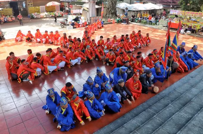 Chữ Thiên tại lễ kéo chữ hội Tiên Lục.