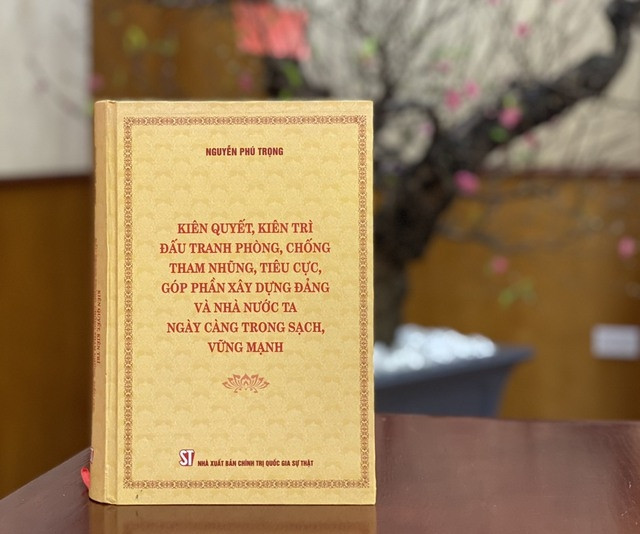 Cuốn sách về phòng chống tham nhũng, tiêu cực của Tổng Bí thư Nguyễn Phú Trọng. Ảnh: Nhà xuất bản Chính trị quốc gia Sự thật