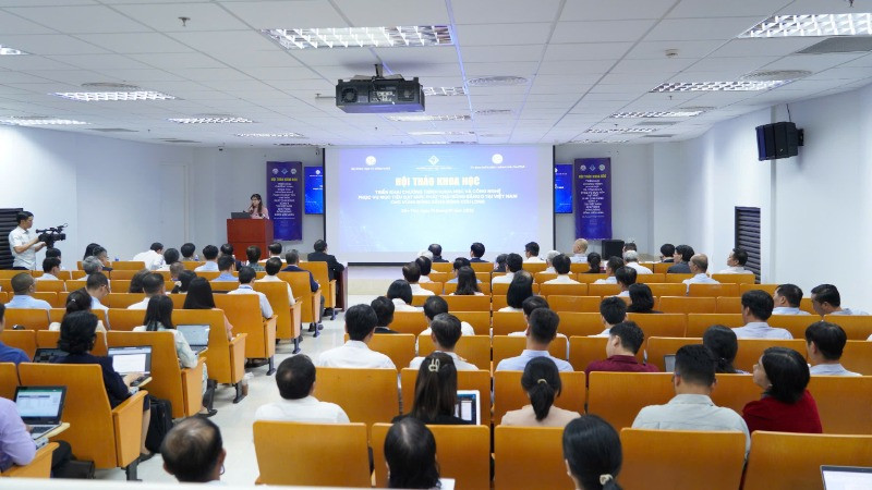 Các đại biểu tại hội thảo.