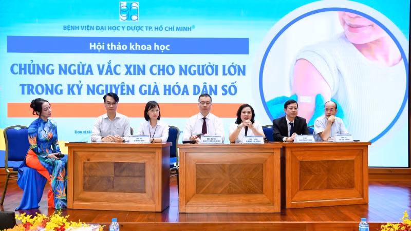 Các đại biểu tại buổi thảo luận.