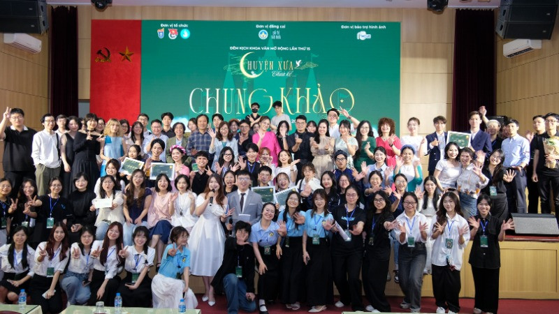 Tiếp nối truyền thống của thế hệ sinh viên Văn khoa, đêm kịch Khoa Văn lần thứ 15 đã diễn ra thành công. 