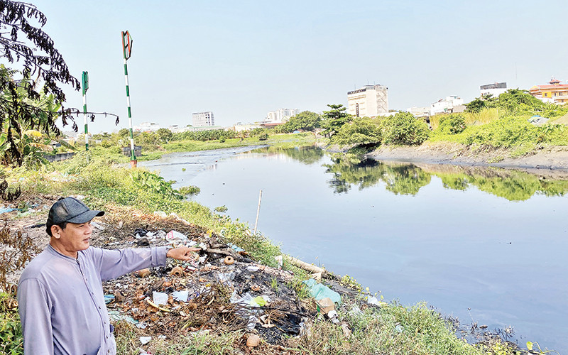 Tuyến kênh Tham Lương - Bến Cát - rạch Nước Lên với chiều dài 32km được kỳ vọng hồi sinh khi thành phố triển khai dự án cải tạo và chỉnh trang bờ kênh.