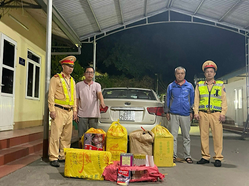 Bắt giữ số lượng pháo hoa vận chuyển trái phép lớn nhất từ đầu năm đến nay của Công an tỉnh Quảng Ninh.