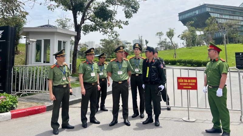 Các đơn vị Công an thành phố đã ứng trực 100% quân số.