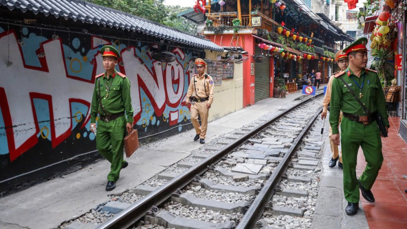 Tăng cường kiểm tra, xử lý vi phạm hành lang an toàn đường sắt.