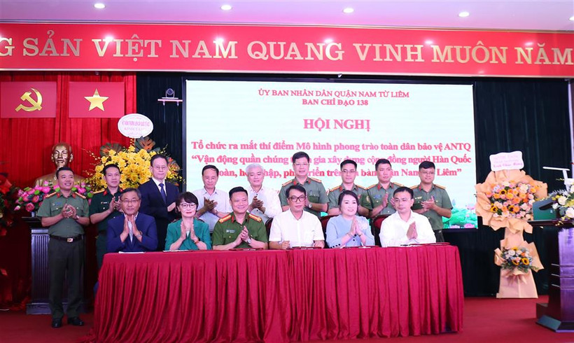 Các cá nhân, tổ chức tự nguyện tham gia mô hình ký kết Biên bản ghi nhớ. 