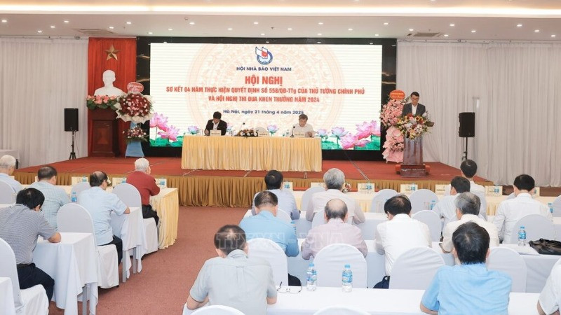 Toàn cảnh hội nghị.